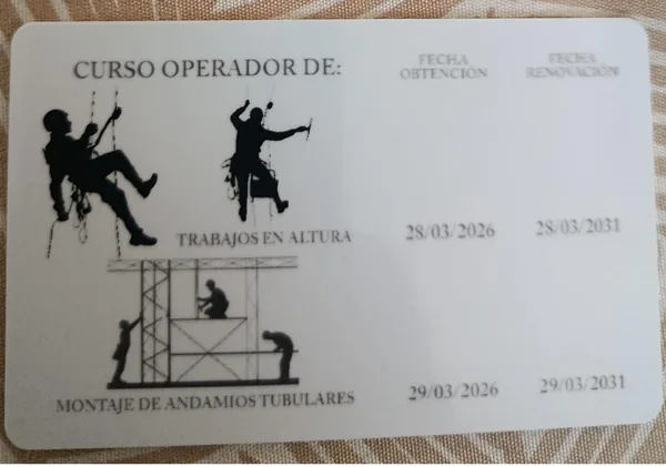 Carnet de operador de trabajos en altura y montaje de andamios tubulares a nombre de Hernán Vega