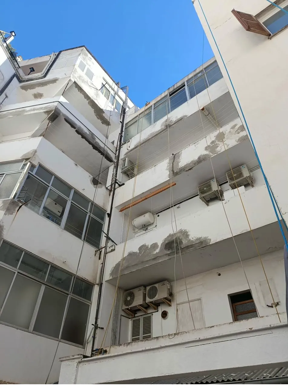Reparación estructural de cornisas y balcones